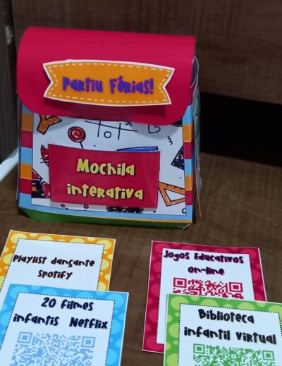 Mochila interativa de férias